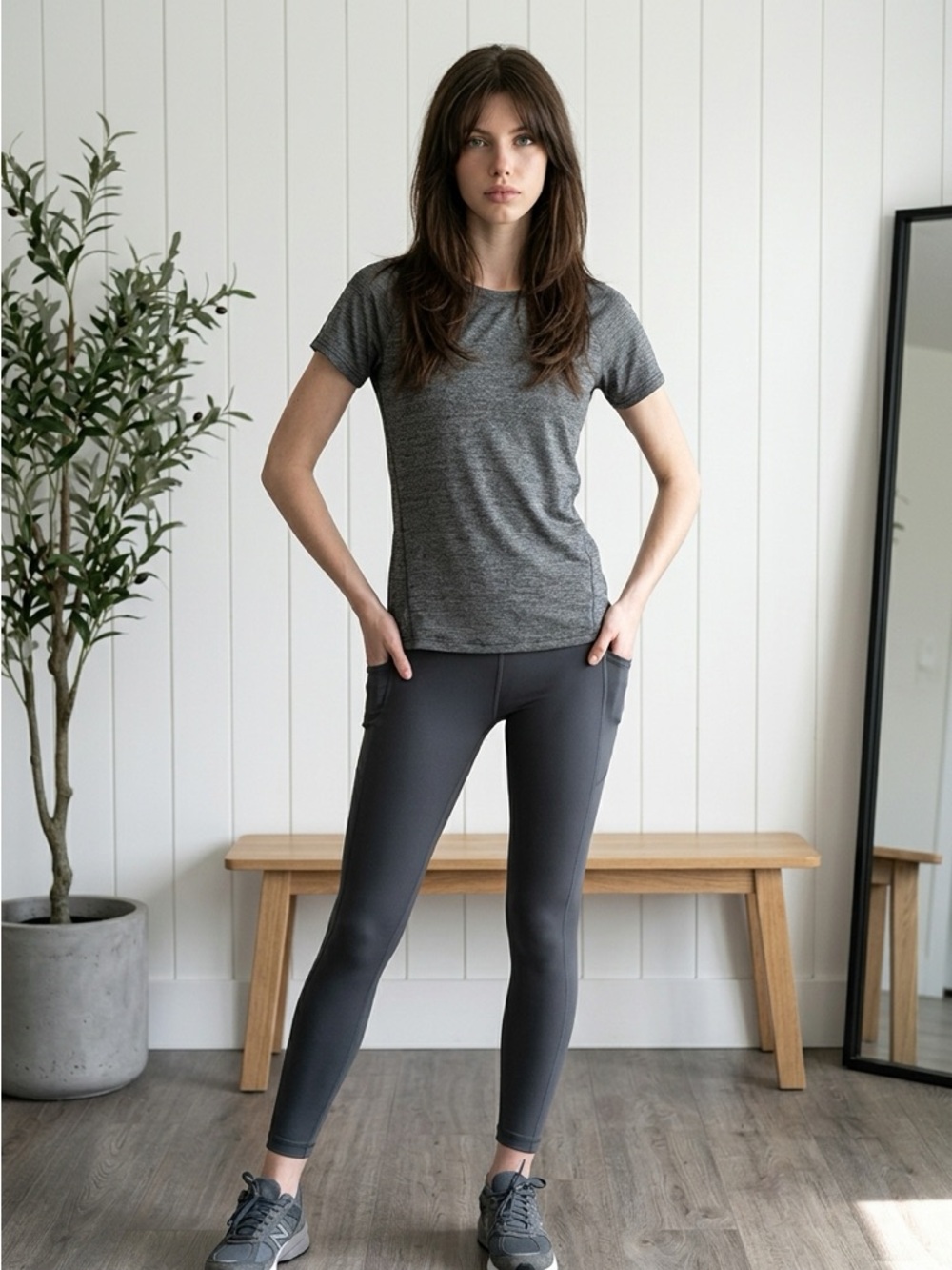 Adidas Women's Gray Heather Athletic Short Sleeve Tee Medium